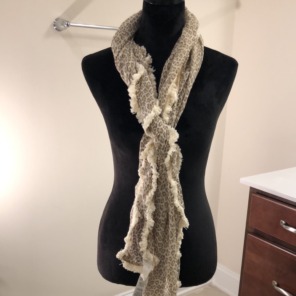 Chico’s NWT Animal print square scarf - Picture 5 of 9